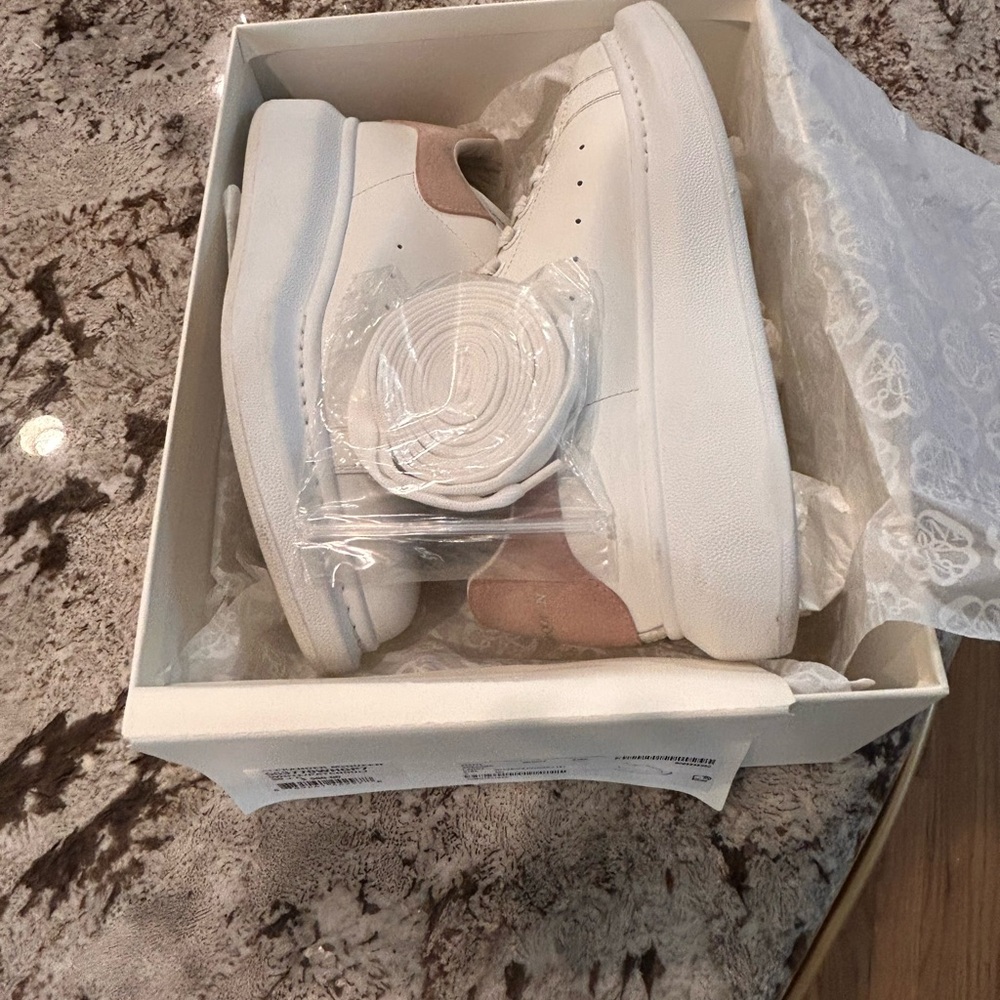 Alexander McQueen Oversized  Women's Sneakers, White/Patchouli, Size 9.5 US - Picture 13 of 13